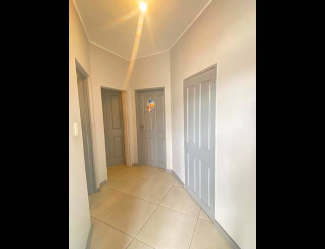 2 BEDROOM APARTMENT FOR SALE IN ZONNEBLOEM